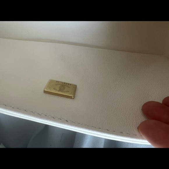 Chanel 2.55 classic small 225 white calfskin in gold hardware - Picture 11 of 11